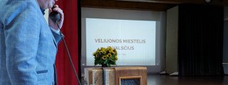 Knygos „Veliuonos miestelis ir...