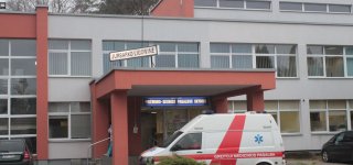 Sodų gatvėje partrenkta moteris išgabenta į Kauno klinikas