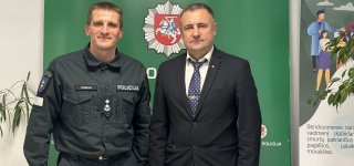 Generalinis komisaras Renatas Požėla (dešinėje) kartu su Marijampolės VPK Jurbarko rajono PK viršininku Aivaru Dumčiumi pristatė naująją policijos reformą.