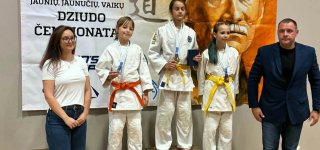 A. Jurgilaitė ant pakylos