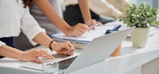 VDI: iki metų pabaigos darbdaviai turi parengti arba peržiūrėti darbo apmokėjimo sistemas
