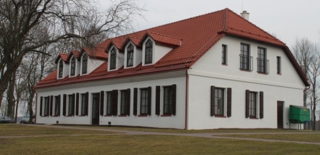 Dvaras įsikūręs vaizdingoje Bebirvos upelio pakrantėje / D. Mazur nuotr.