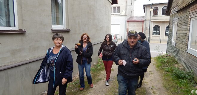 Padedant profesionaliam gidui iš Kauno Chaim Bargman, moterys ieškojo savo senelio namų.