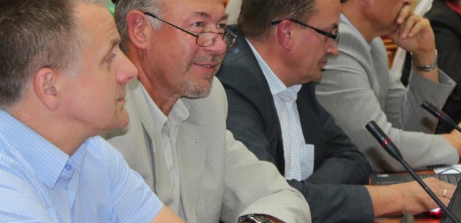 Tarybos nariai (iš kairės)  G. Byčius, R. Brazaitis ir  V. Juzėnas  nuo šiol priklauso Liberalų sąjūdžiui.