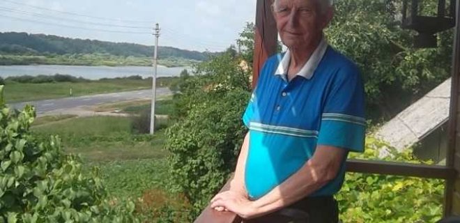 Lituanistas Stasys Liutvinavičius savo namo balkone. ,,Čia galima visad grožėtis Nemuno nepailstančia tėkme“.