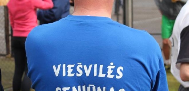 Seniūnas Valentinas Kucinas tikrai myli Viešvilę...