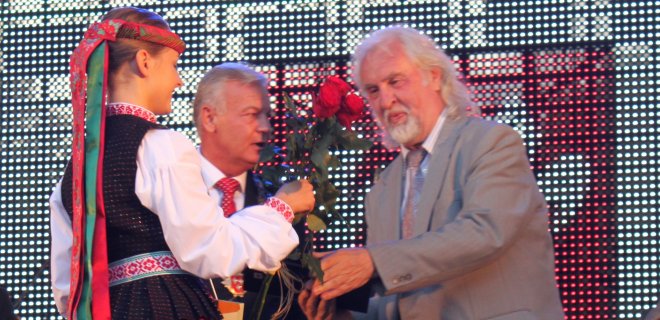Kraštietis poetas, rašytojas, dramaturgas Eugenijus Remigijus Baltrušaitis apdovanotas už kūrybinius pasiekimus ir Jurbarko krašto garsinimą.