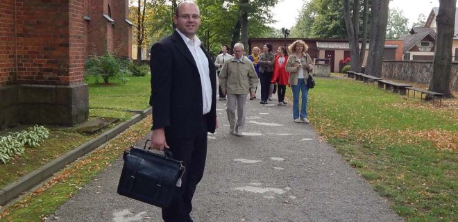 Paminklotvarkininkas Viktoras Klepikovas (priekyje) organizavo išties įdomų ir gyvą renginį.