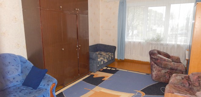 Trijų kambarių bute vaikams vietos pakanka, tik virtuvėlė maža, tačiau tai jiems – ne problema. Labiausiai trūko šaldytuvo, tačiau šį jie jau spėjo įsigyti.