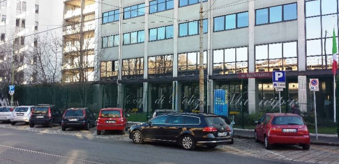 Securifor 2D tvoros skydai skiria policijos pastatą nuo judrios gatvės