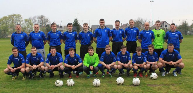 Iš kairės pirmoje eilėje: Laurynas Danielius, Audrius Danielius, Dovydas Bendžius, Haroldas Butkus, Lukas Dapkus, Karolis Zairys, Tomas Žutautas, Karolis Minialga, Kęstutis Balčaitis, Rokas Venslauskas. Stovi klubo prezidentas Gediminas Eiza, Andrius Klimavičius, Lukas Rudzevičius, kapitonas Mantas Murauskas, Lukas Bakšys, Arnoldas Eiza, Matas Venslauskas, Mindaugas Oškutis, Petras Mazur, Aurimas Adomaitis, treneris Rolandas Norkus. / Dominykas Mazur. nuotr.