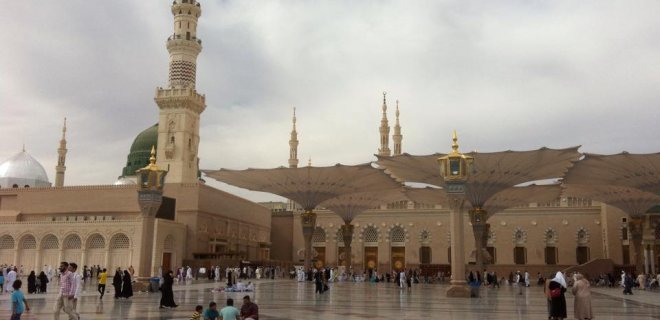 Miestas vakarinėje Saudo Arabijoje, Hidžazo provincijoje. Tai vienas iš švenčiausių islamo miestų (antrasis pagal svarbą po Mekos), musulmonų piligrimų vieta.