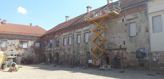 Panemunės pilies pietiniame korpuse jau pluša 