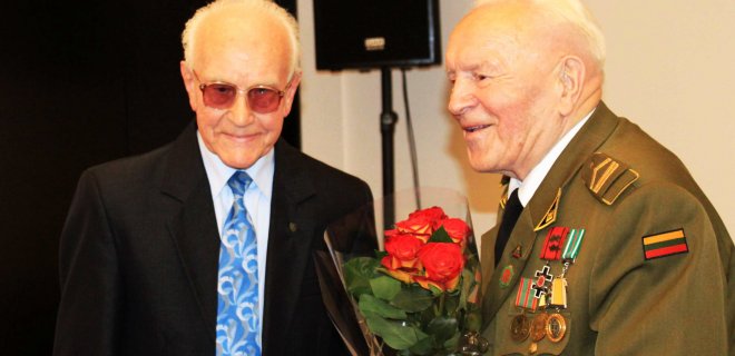 Pristatyti knygą „Kęstučio apygardos vadai“ atvyko jos sudarytojas ir vyr. redaktorius Antanas Pocius (nuotr.), rašytojas, mūsų kraštietis ir vienas iš straipsnių autorių Eugenijus Ignatavičius, straipsnių autorius prof. Alfonsas Vaišvila, humanitarinių mokslų dr. Ingrida Jakubavičienė.