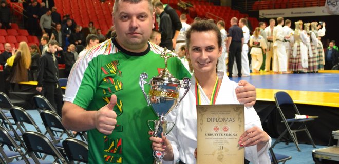 Treneris A.Enčeris su Sandra Urbutyte / Kumite nuotr.