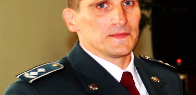 „Kuo daugiau mūsų gatvėje, tuo mažiau pranešimų per bendrą pagalbos centrą, tuo mažiau administracinių bylų, tuo mažiau ikiteisminių tyrimų. Tie dalykai tikrai įtakoja. Sėdėdamas kabinetuose žmonių problemų neišspręsi. Žmonės nori matyti pareigūną“, - tikino A.Dumčius.
