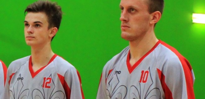 Jurbarko garbę gins A.Kulikauskas (kairėje) ir V.Undraitis.