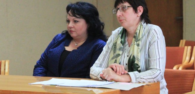 Beveik metus Jurbarko autobusų parkui vadovavo Lina Vaišvilienė (dešinėje), kuri iki tol dirbo vadybininke.