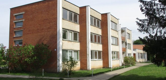 Štai taip atrodo gimnazijos bendrabutis, kur už europinius pinigus bus įrengtos patalpos darželinukams.