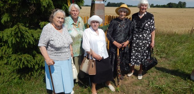 Bacių kaimo panelės – taip juokais save vadina vyriausios čia gimusios ir užaugusios baciškės, suvažiavusios iš įvairių vietovių.