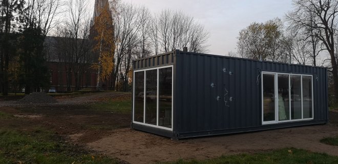 Specializuota kavos parduotuvėlė „Lindos kava“ netrukus atvers duris lankytojams. Pavadinimas originalus, ir nesusijęs, kaip daugelis linkę galvoti, nei su moters vardu, nei su prekės ženklu. Tiesiog šis žodis Justino draugų rate turi žaismingą reikšmę, kurią jie vieni ir težino. / Redakcijos nuotr.