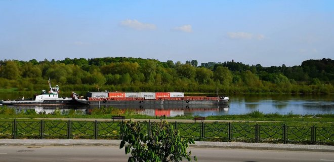 Dar viena krovininė barža užfiksuota gegužės 8 d. / Skaitytojo atsiųsta nuotr.
