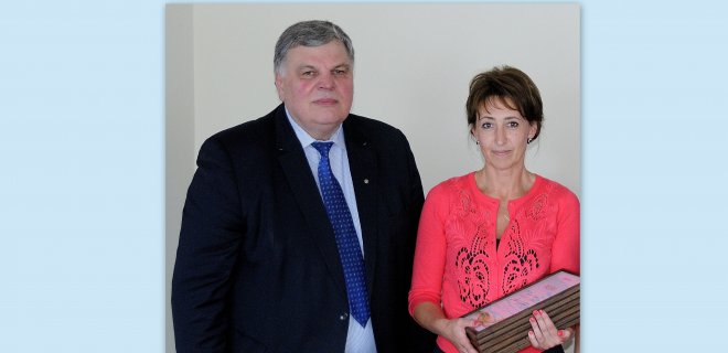 Biuro vadovė Kristina Gakienė su Lietuvos žemės ūkio konsultavimo tarnybos direktoriumi Edvardu Makeliu.