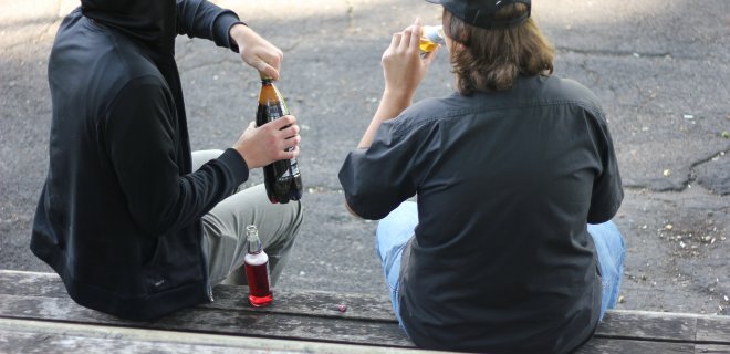 Nuo ankstyvo amžiaus pradedamas ir ilgus metus trunkantis alkoholio vartojimas lemia rimtas sveikatos problemas. / „Santarvės“ redakcijos archyvo nuotr.