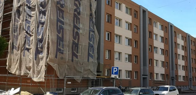 Iki liepos 17 d. turi būti užbaigti Kęstučio g. 16 namo renovacijos darbai / Jurbarko savivaldybės nuotr.