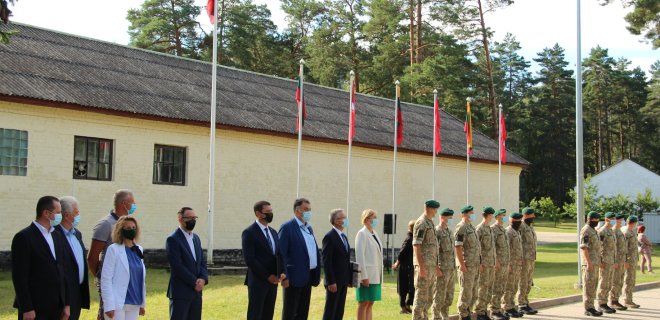 Rugpjūčio 28 d. Lietuvos didžiojo kunigaikščio Kęstučio motorizuotame pėstininkų batalione vyko naujųjų kareivinių pašventinimas. Svečiai, tarp kurių buvo ir Jurbarko rajono meras S. Mockevičius, lankėsi teritorijoje, kuri, kaip tomis dienomis paaiškėjo, jau buvo tapusi COVID19 židiniu.