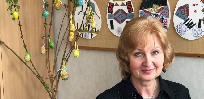 Danguolė Titliuvienė Velykoms kuria tikrą grožį - meniškai skutinėja margučius. / Asmeninio albumo nuotr.