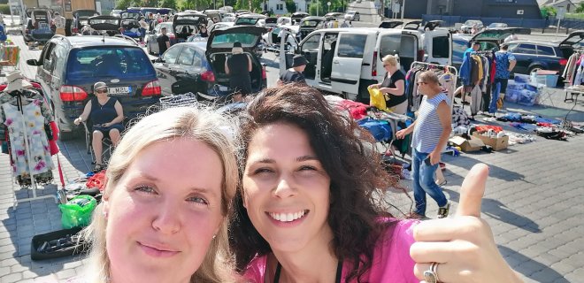 Startas Raseiniuose sėkmingas – merginos džiaugiasi radusios galimybę tęsti savo veiklą / Bagažinių turgelio nuotr.