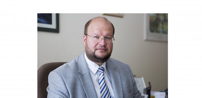 Vilniaus miesto psichikos sveikatos centro vadovas, gydytojas psichiatras M. Marcinkevičius kiekvienam pataria naudotis suteiktomis galimybėmis ir grįžti į normalų socialinį gyvenimą, nepamirštant užtikrinti savo ir aplinkinių saugumo. / Vilniaus miesto psichikos sveikatos centro archyvas nuotr.