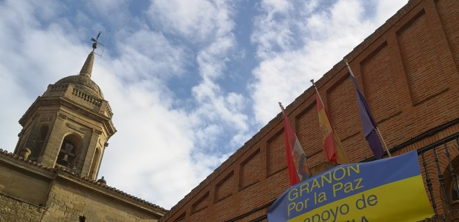 Daugelyje Ispanijos miestų buvo Ukrainą palaikančių ženklų, vėliavų aikštėse, plakatų.