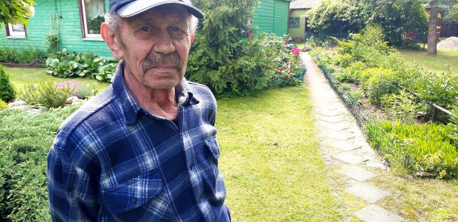 Steponas Simanavičius, gyvenantis Jurbarko Muitinės gatvėje, prašo pagalbos – ši gatvė nesaugi pėstiesiems. Vyras prašo įrengti arba pėsčiųjų perėją, arba kloti šaligatvį.