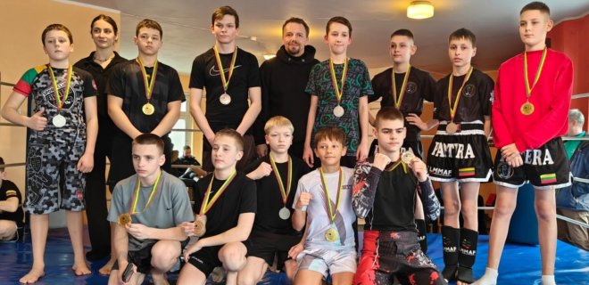 Jurbarko komanda po apdovanojimo / Sporto klubo „Pantera“ nuotr.