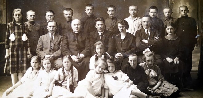 Jurbarko pradžios mokyklos baigiamoji klasė 1928 m. / A. Puidokaitės archyvo nuotr. nuotr.