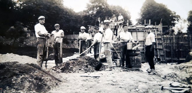 Tilto per Mituvą statyba 1931 m. / A. Puidokaitės archyvo nuotr.