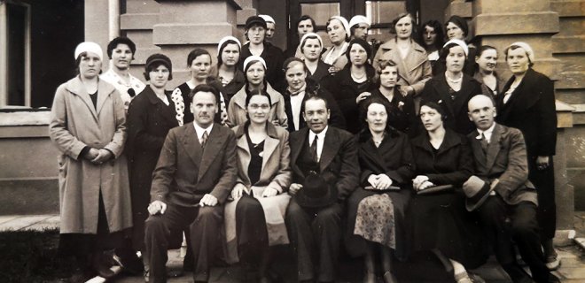 Jurbarko ligoninės gydytojai ir personalas 1934 m. / A. Puidokaitės archyvo nuotr.