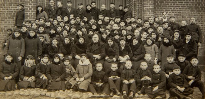 Jurbarko gimnazijos aucharistinis būrelis 1936 m. / Jurbarko krašto muziejaus nuotr.