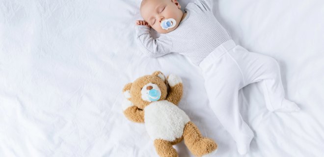 https://depositphotos.com/photo/sleeping-baby-with-toy-166741064.html nuotr.