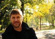 „Kadangi jau beveik 18 metų, kai likimas mane atvedė į Kanadą, pakankamai daug laiko praėjo, kad galėčiau pažvelgti į savo praeitį, įvertinti gyvenimišką patirtį ir pasidalinti visu tuo su savo kraštiečiais“, - teigia viešvilietis mokslininkas