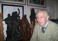 Juozas Kriaučiūnas liko gimtinėje. Per daugiau kaip trisdešimt pedagoginio darbo metų ne vieno mokinio širdyje įkvėpė meilę menui.