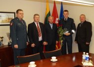 Europos policijos krepšinio čempionato vicečempionas Valdas Undraitis (antras iš dešinės).