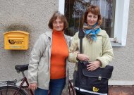 Seredžiaus pašto skyriuje ilgus metus dirbančios Ingrida Lekavičienė ir Onutė Gudiškienė - ne tik bendradarbės, Onutė yra Ingridos mama.