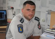 Jurbarko Kelių policijos grupės vyresnysis specialistas Irmantas Sakalauskas ats