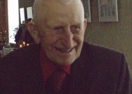 Pirmasis Jurbarko rajono ūkininkas 91 metų K.Sodeika iš Seredžiaus seniūnijos. Senolis ūkininkauja iki šiol.