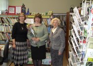 D.Vaišnienė su savo buvusia auklėtoja G.Stūroniene ir Etžvilko bibliotekininke N.Berulienė