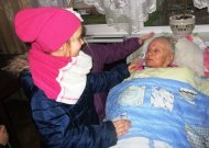 Vaikai aplankė Jurbarko senelius