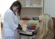 Kraujo tyrimų laboratorijos darbuotojai Živilei dabar pats darbymetis.